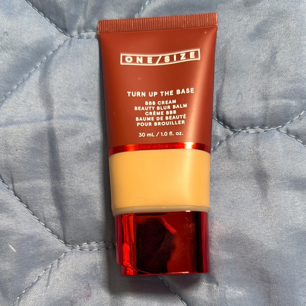 ONE/SIZE Tan Foundation Flawless Medium Coverage